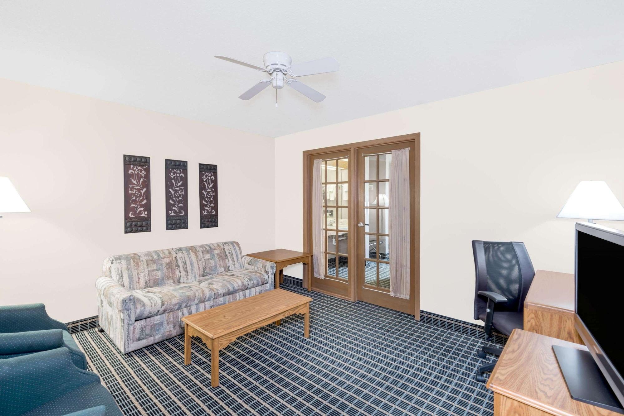 Baymont By Wyndham Marshalltown Buitenkant foto