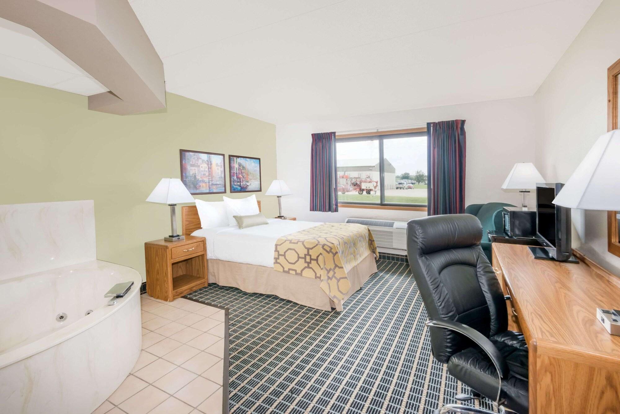 Baymont By Wyndham Marshalltown Buitenkant foto