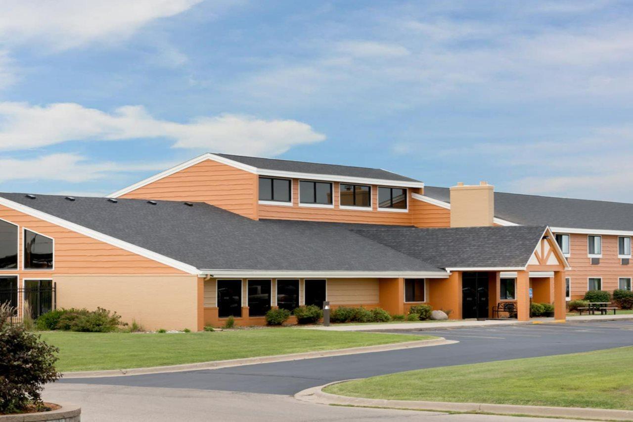 Baymont By Wyndham Marshalltown Buitenkant foto