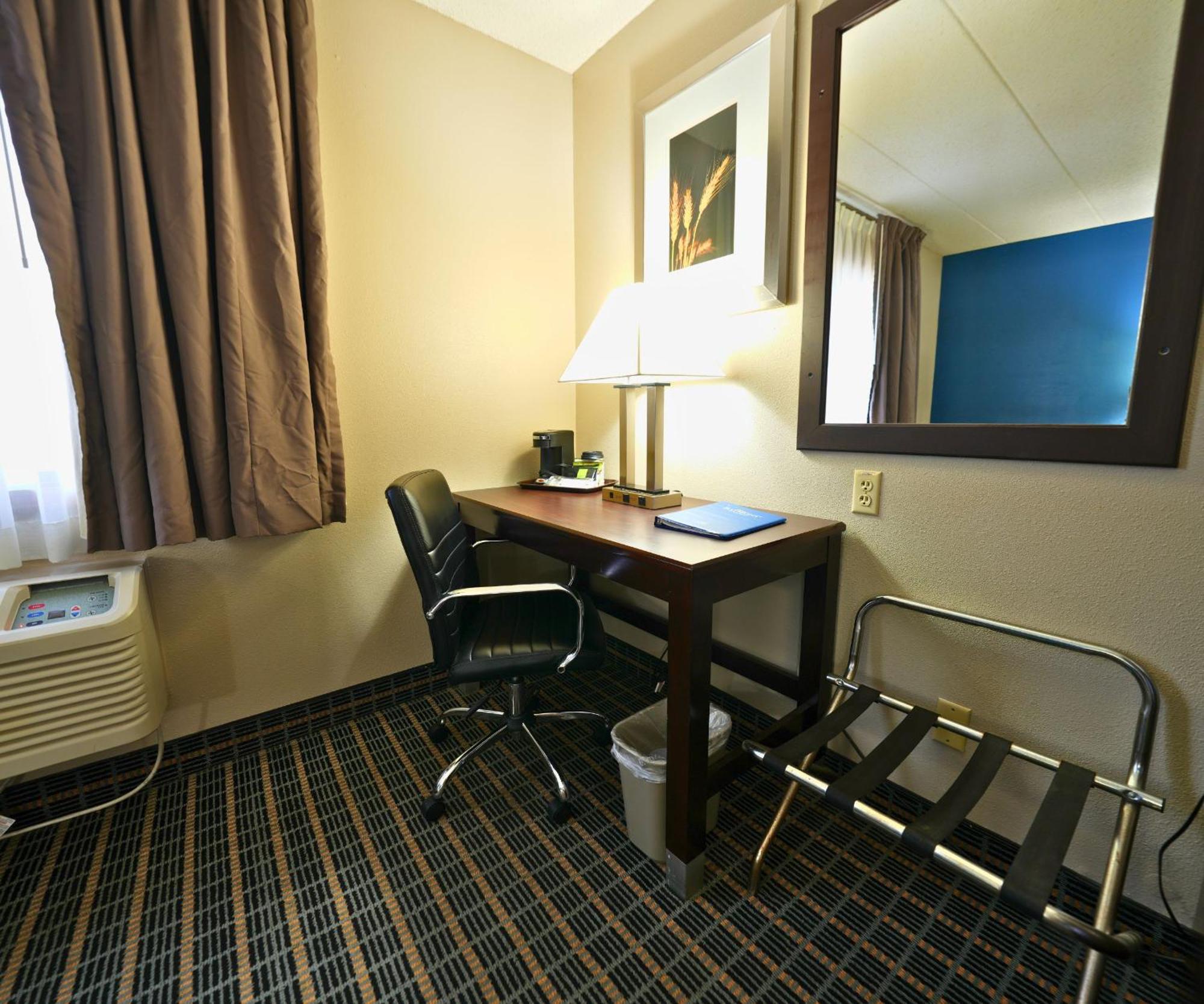 Baymont By Wyndham Marshalltown Buitenkant foto